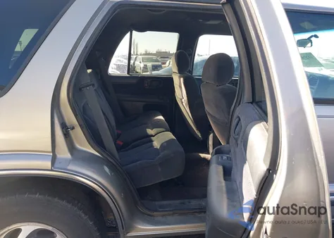 2001 Chevrolet Blazer Lt from USA, damaged, VIN 1GNDT13W81K252767